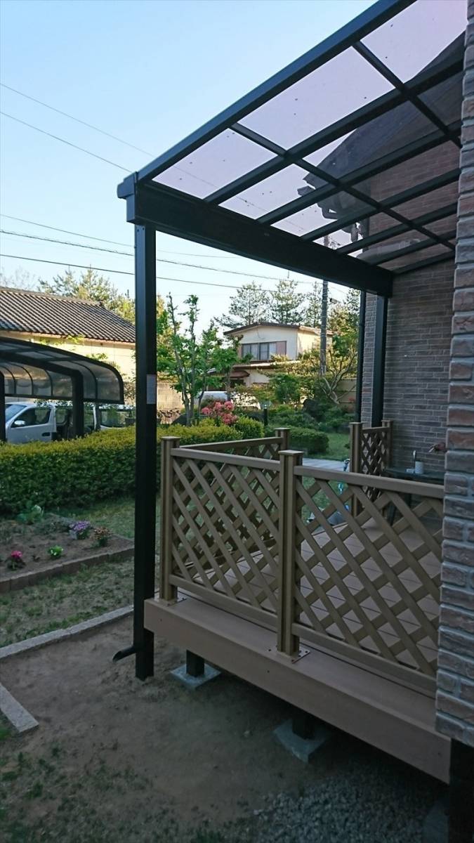 五城目トーヨー住器 能代店のウッドデッキ・テラス屋根 お庭快適の施工後の写真2