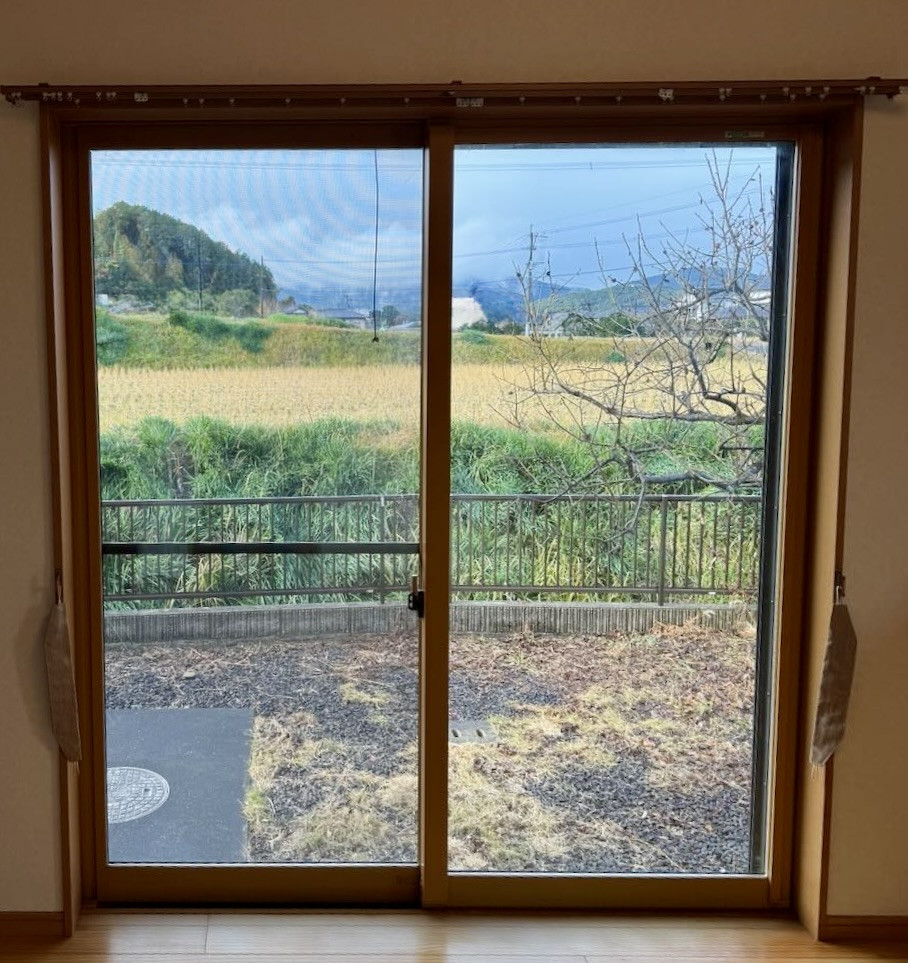 長崎サッシ工業の長崎県東彼杵郡波佐見町 パソコン室に内窓設置工事の施工前の写真1