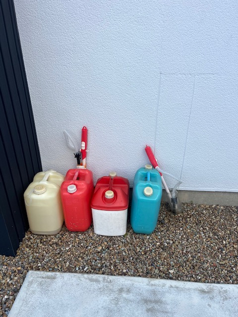 IRワタナベの「灯油缶の収納、これで安心!すっきり収納スペースを作るリフォーム」の施工前の写真1